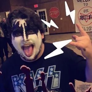 Meet your Posher, Alex